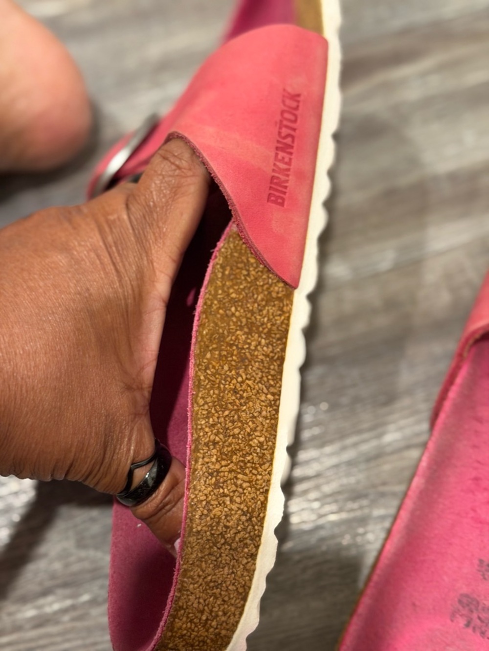 Birkenstock Coral Pink Single-Buckle Slide Sandals - Picture 3 of 5